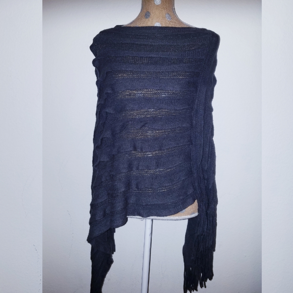 Max Edition grey poncho